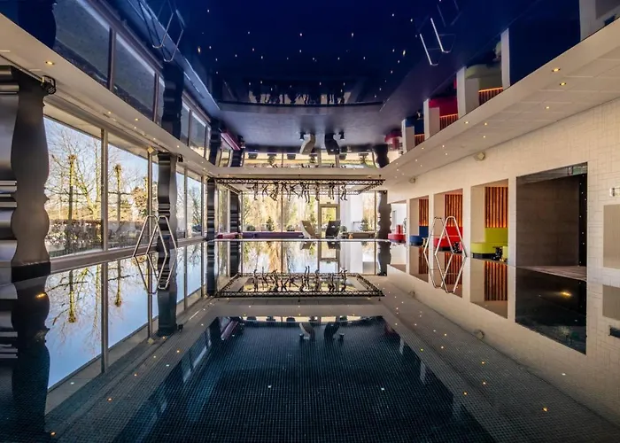 Crowne Plaza By Ihg